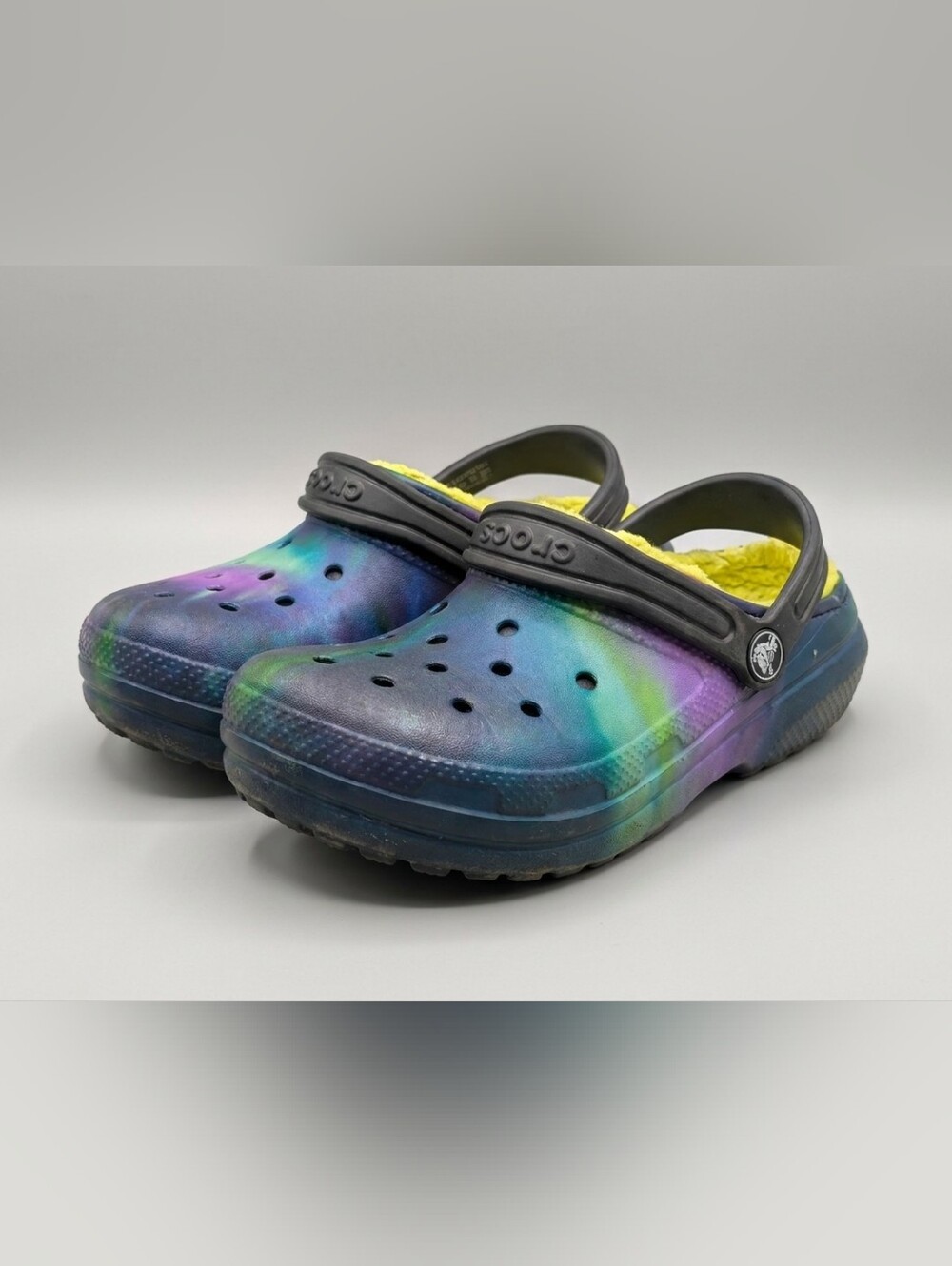 CROCS Kids Tie-Dye Fuzzy Lined Clog in Blue, Green & Purple
